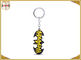 Gantungan kunci logam hitam pribadi dengan logo kuning untuk hadiah anak laki-laki pesona Batman