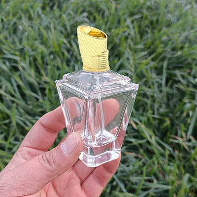 Beli Pusat Pameran Nasional Abu Dhabi Bentuk Tutup Parfum Zamac dengan botol online manufacture