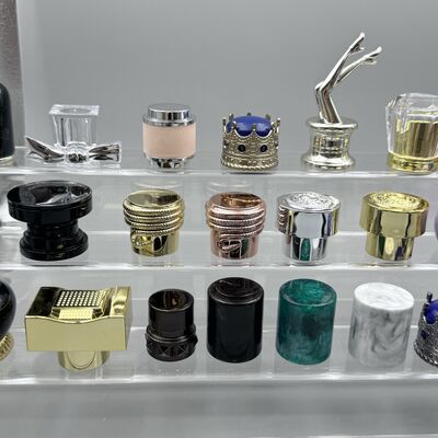 Beli Hot Sale China Pabrik Aluminium-Plastik Botol Parfum Tutup Fea15 Model Besi Jenis Metal Tutup pembuatan online