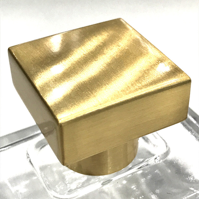 31*31*28mm Zamak Perfume Caps Custom Logo Silk Screen Diterbitkan